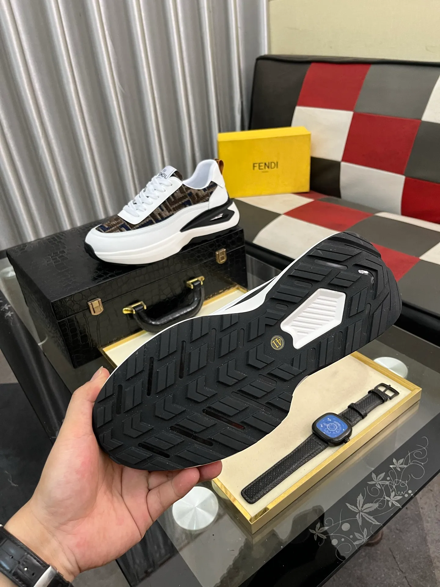 Men's shoes💰458⌚️⌚️[FENDI-FENDI] Classic men's casual shoes🔥New product nowadays, made of cowhide + breathable fabric, comfortable pigskin lining. The perfect last shape and generous and fashionable design have attracted the favor of many consumers. 🔥Number of sizes: 38-444️⃣Colors available